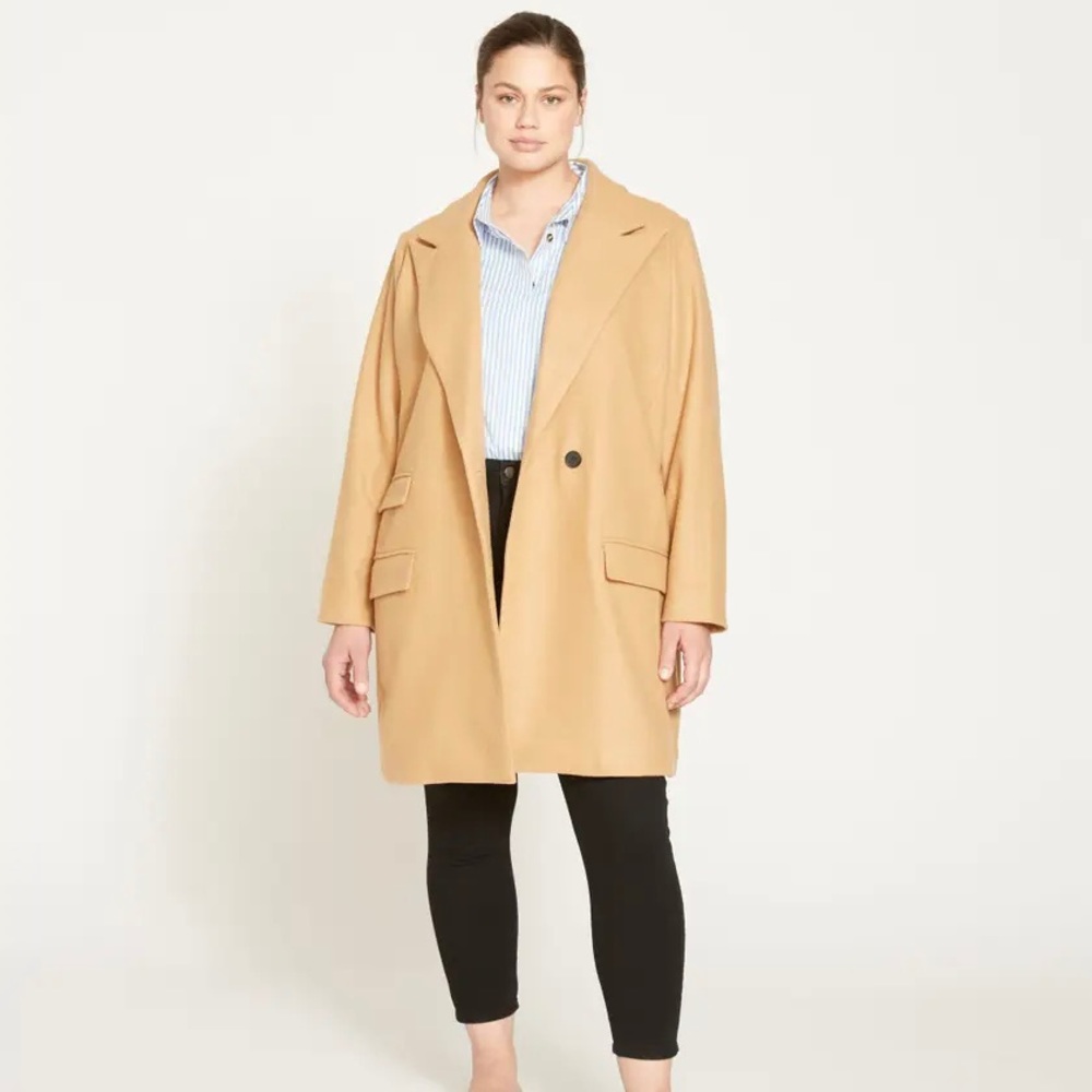 Universal Standard Peak Lapel Tailored Wool Coat. Size small women’s 14-16.